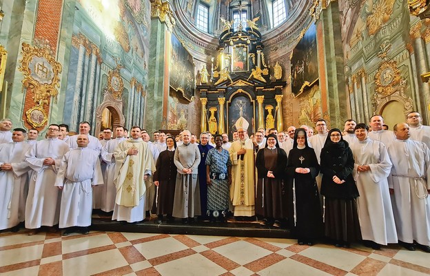 Do grona nadzwyczajnych szafarzy Komunii Świętej dołączyło 78 osób