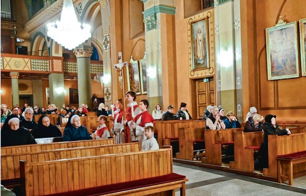 Nabożeństwo Drogi Krzyżowej w bielskiej katedrze